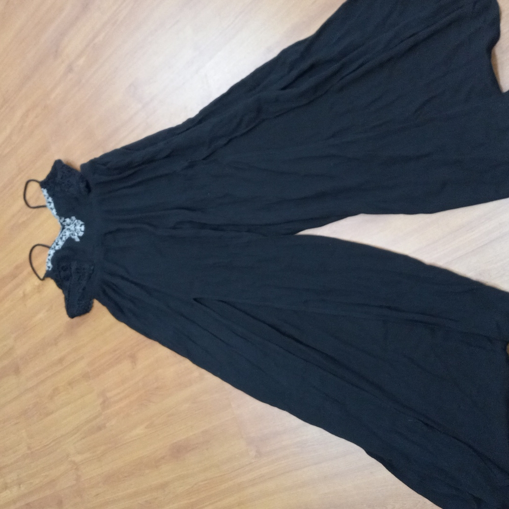 Lush - open back - open leg shorts jumpsuit - Picture 3 of 6